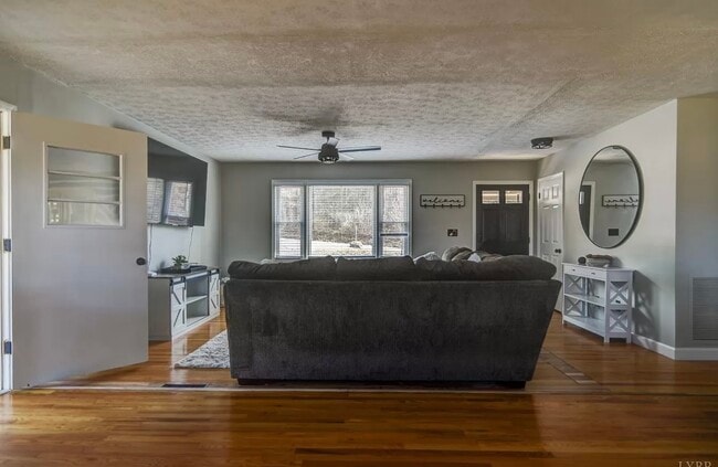 Building Photo - 246 Poor House Rd