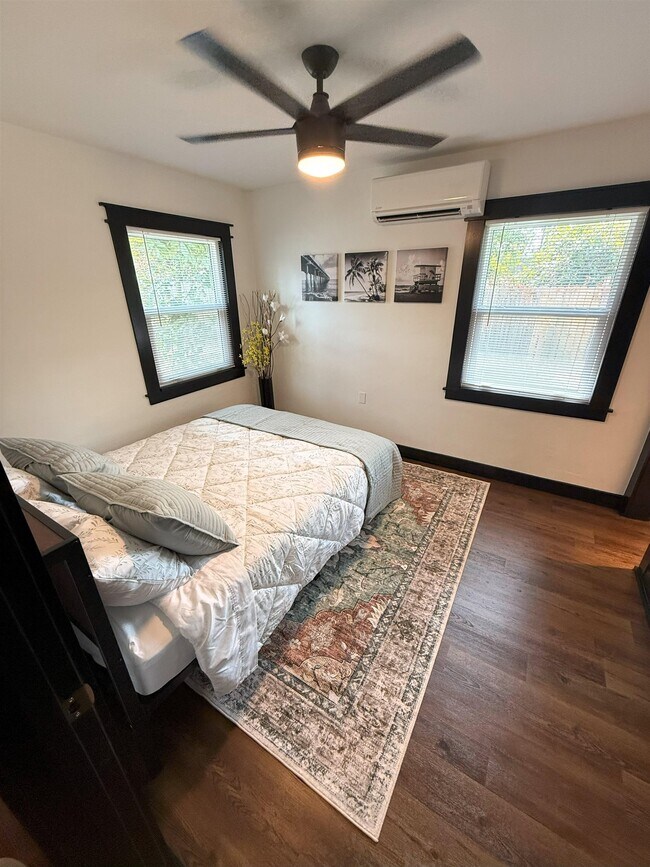 Foto del edificio - 742 Parklawn Ct