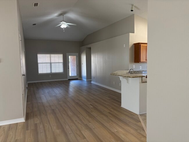 Foto del edificio - 11338 Herschel Loop