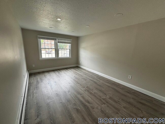 Building Photo - 27 Ridgewood Ln