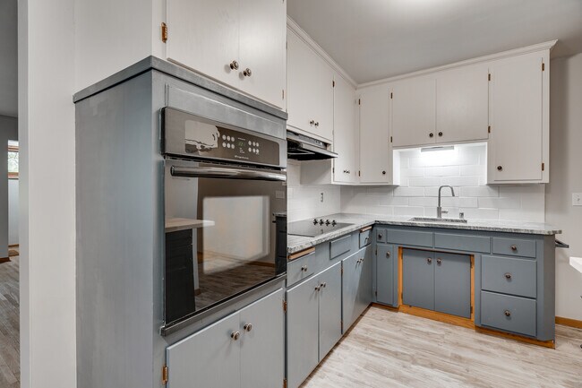 Building Photo - 5335 Nicollet Ave