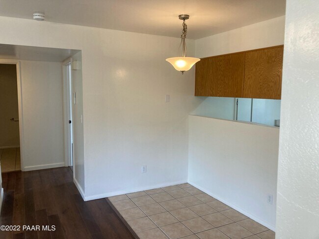 Foto del edificio - 212 W Hillside Ave