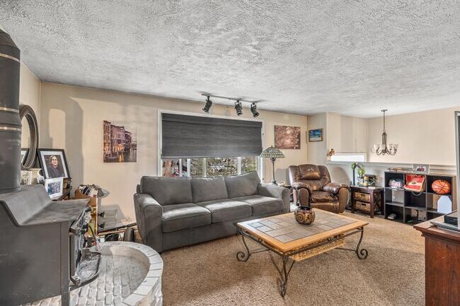 Foto del edificio - 4 bedroom in Lynnwood WA 98087