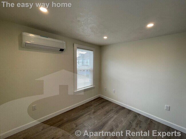 Foto del edificio - 72-74 Washington St Unit #6