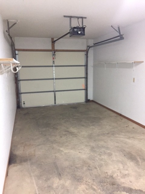 Building Photo - 5010 Charm Ridge Dr