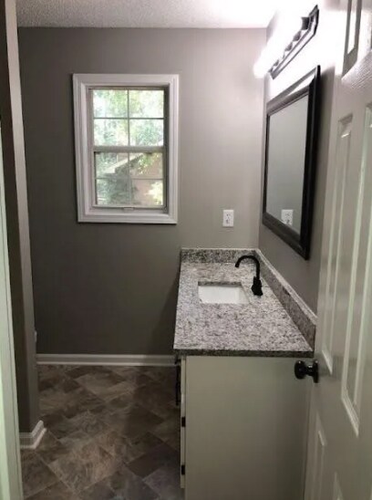Building Photo - 608 Amberwood Pl