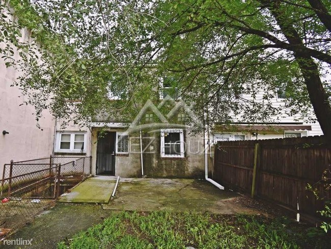 Building Photo - 3 br, 2 bath House - 3705 8th St