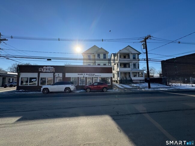 Building Photo - 1720 E Main St