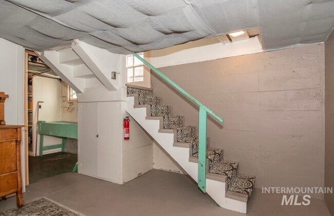 Building Photo - 1024 13th Ave S