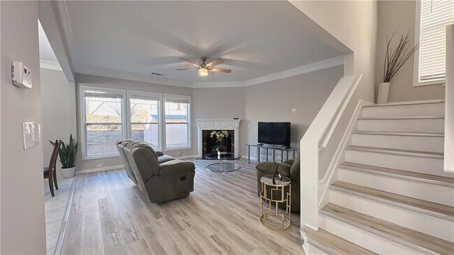 Building Photo - 3295 Briaroak Dr