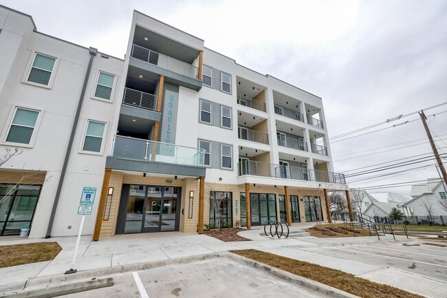 Building Photo - 4801 Springdale Rd