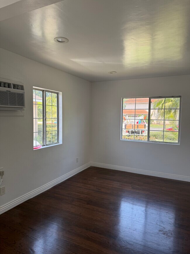 Foto del edificio - 8208 Stewart and Gray Rd