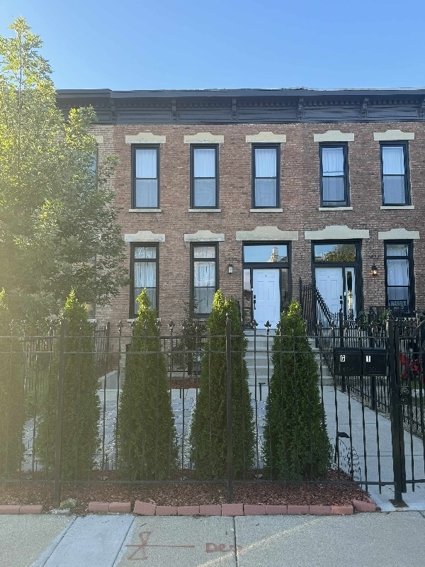 Building Photo - 2435 W Flournoy St