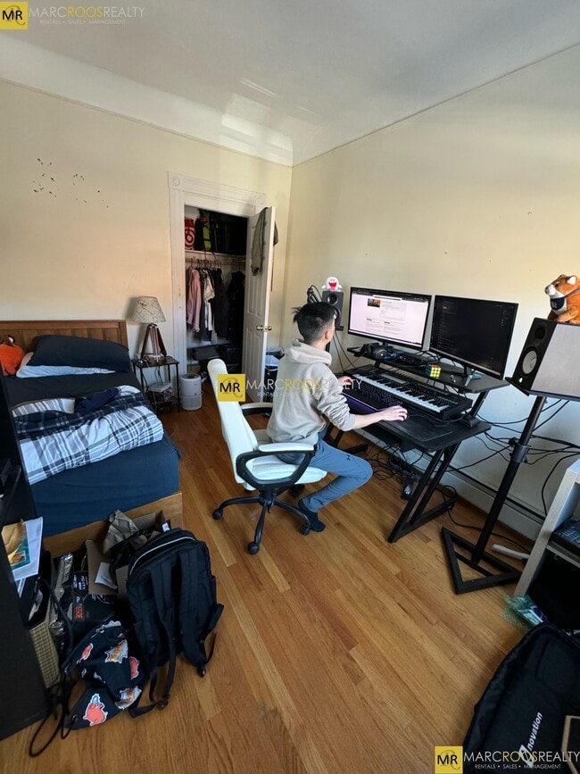 Building Photo - 461 Beacon St