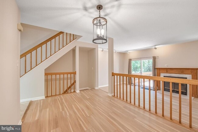 Building Photo - 1657 Oak Spring Way