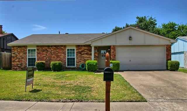 Photo - 6900 Glendale Dr (North Richland Hills, TX)