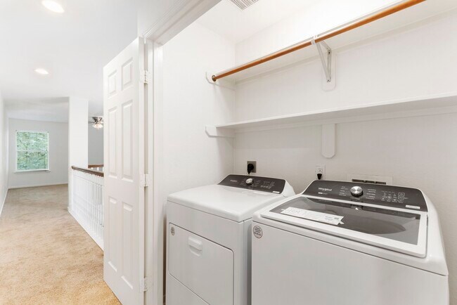 Foto del edificio - 19 Endor Forest Pl