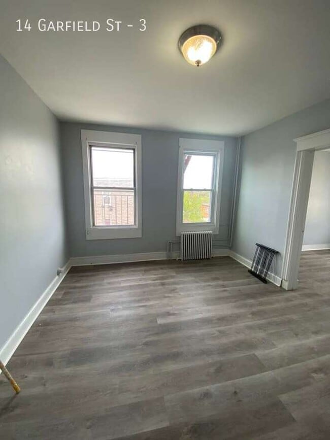 Building Photo - 14 Garfield St