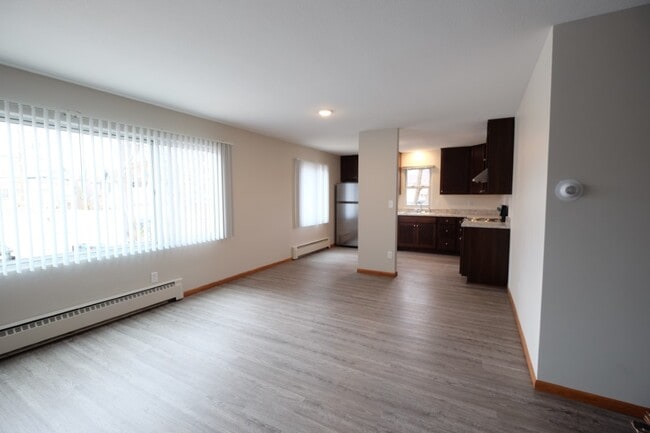 Building Photo - Grand Place Apartments