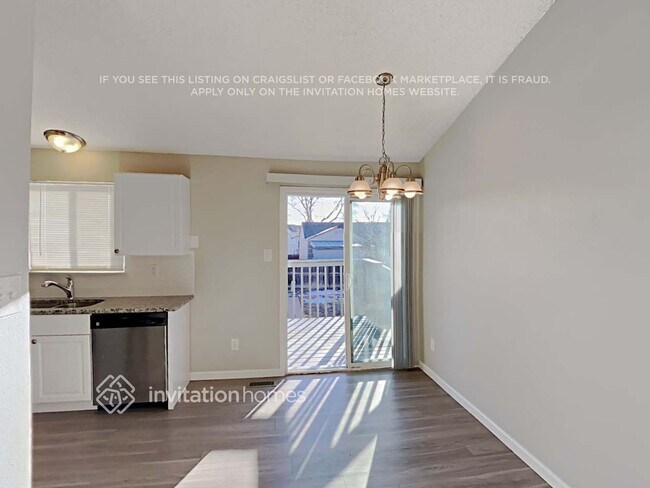 Building Photo - 12142 Bellaire Pl
