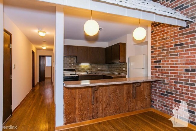 Building Photo - 2 br, 1 bath Apartment - 873 W Lill Ave # C2C