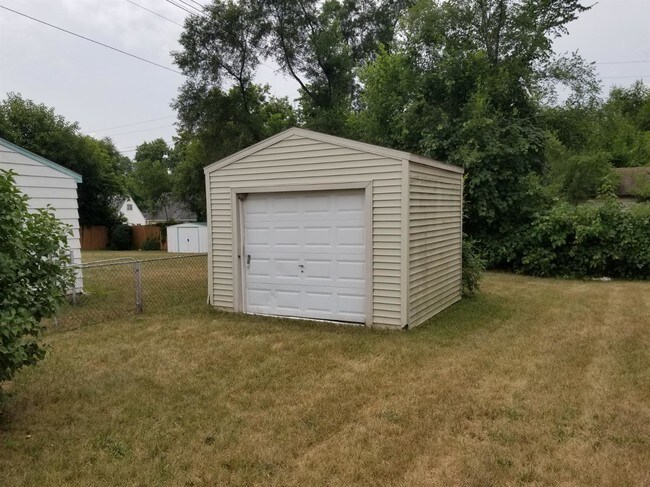 Building Photo - 2630 Woodruff Ln