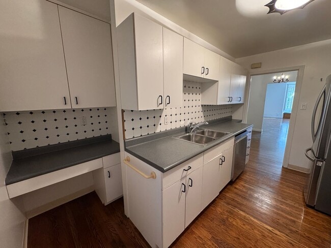 Building Photo - Beautiful Vintage Single-Family Home in San Francisco’s Mid-Richmond District