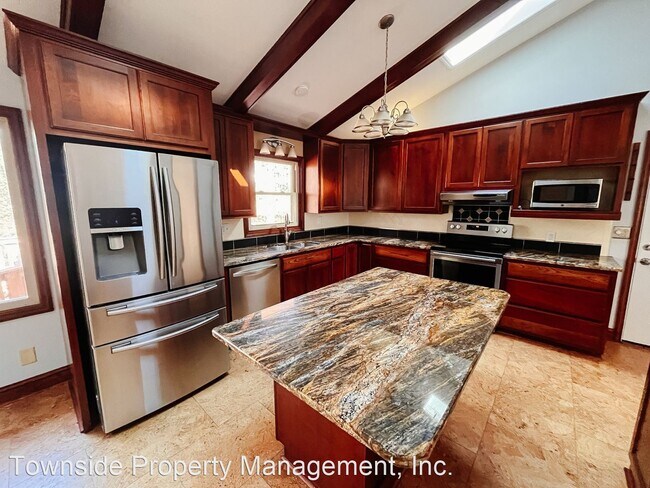Building Photo - 4 br, 3 bath House - 232 Craig Dr.
