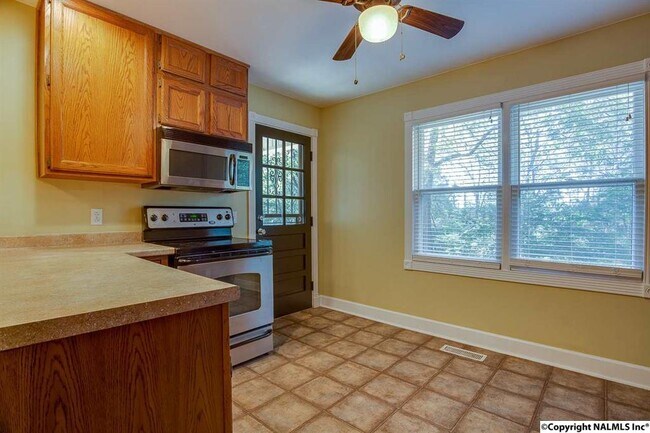 Foto del edificio - 4306 Cloverdale Dr NW