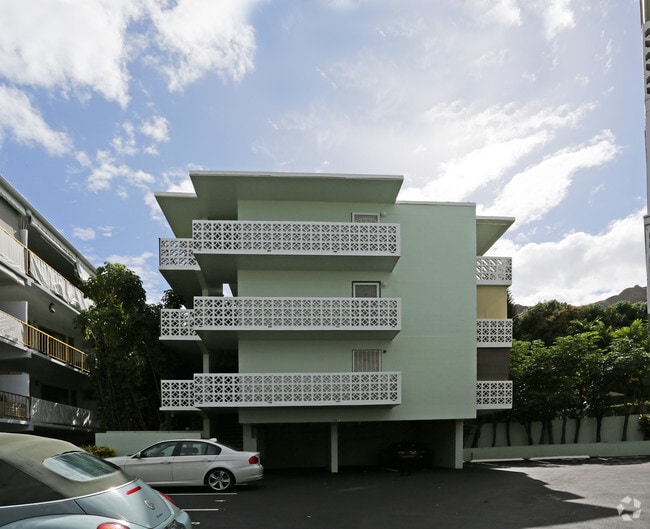 Building Photo - Diamond Head Plaza