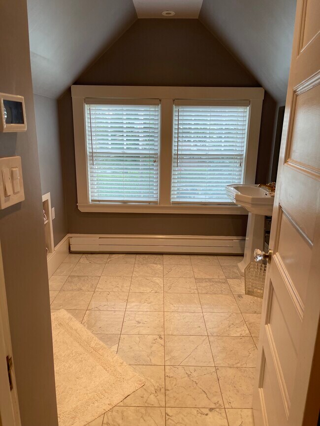 Bathroom - 3 Glengarry Rd