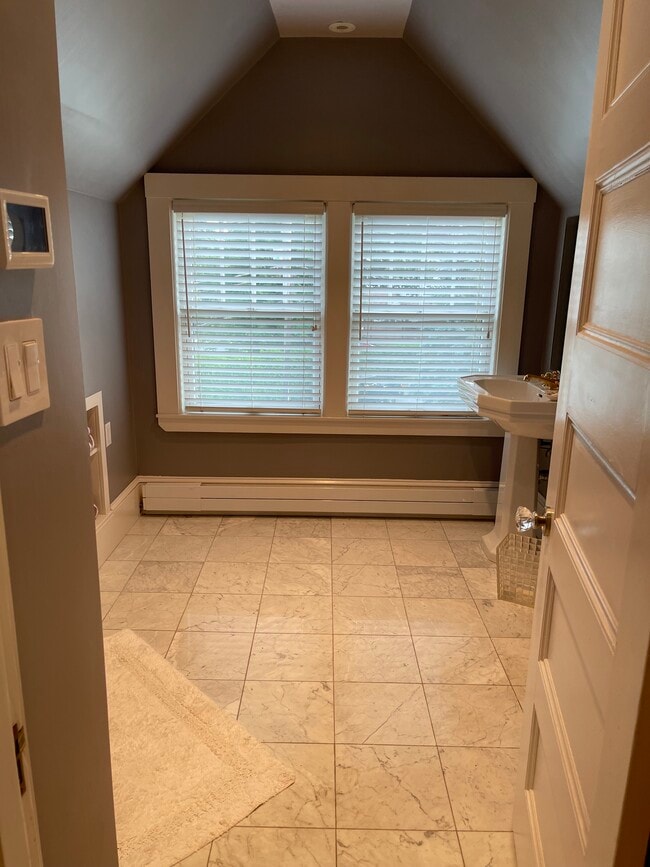 Bathroom - 3 Glengarry Rd