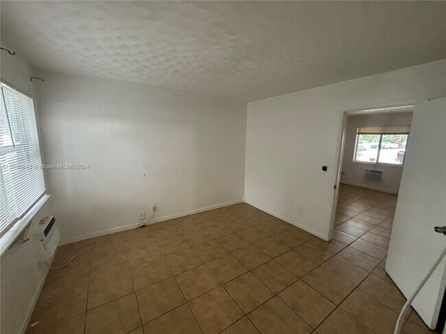 Foto del edificio - 610 NE 12th Ave