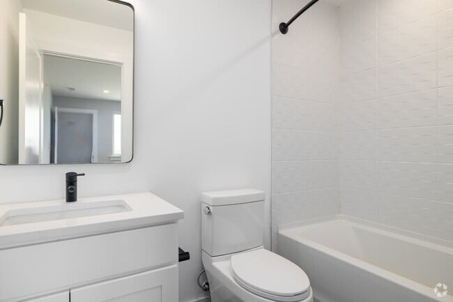1BR, 2BA - 845SF - First Bathroom - Spice Lofts