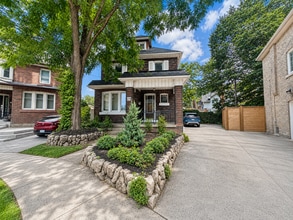 Building Photo - 272 Stinson Crescent