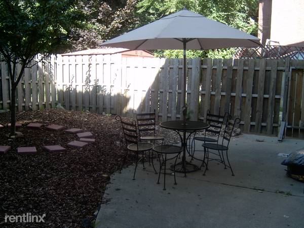 Foto del edificio - 6323 Pleasantview St