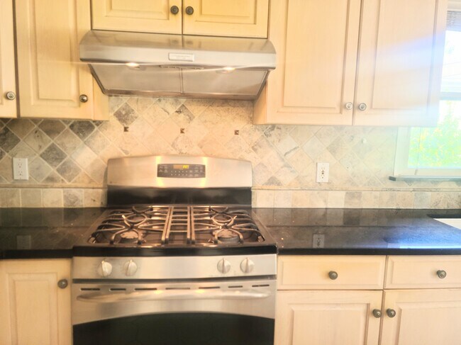 Foto del edificio - 428 Highland Ave
