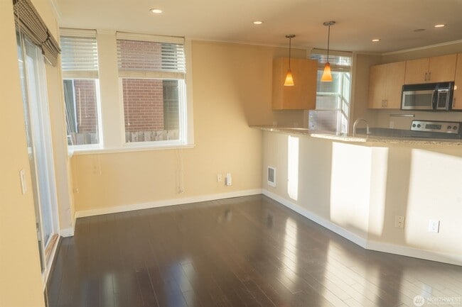 Photo - 2Bd/2Ba Seattle Condo