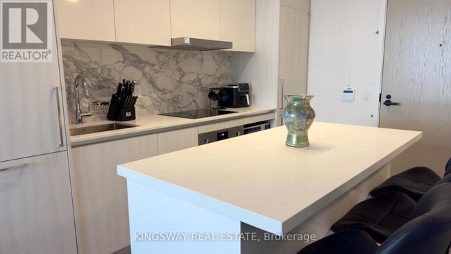 Photo du bâtiment - 225 Commerce St