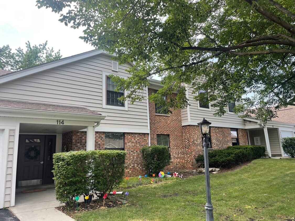 Primary Photo - 114 Sussex Cir