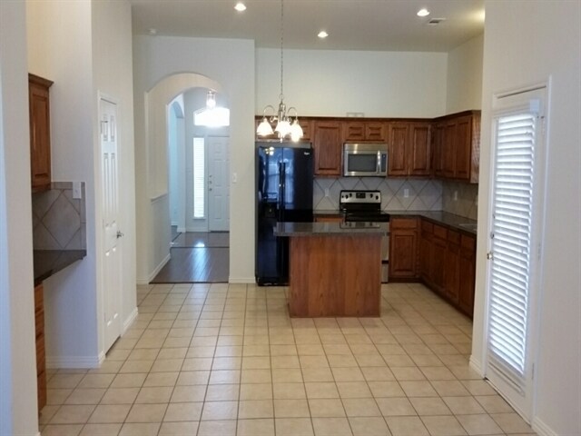 Foto del edificio - 7501 Providence Dr