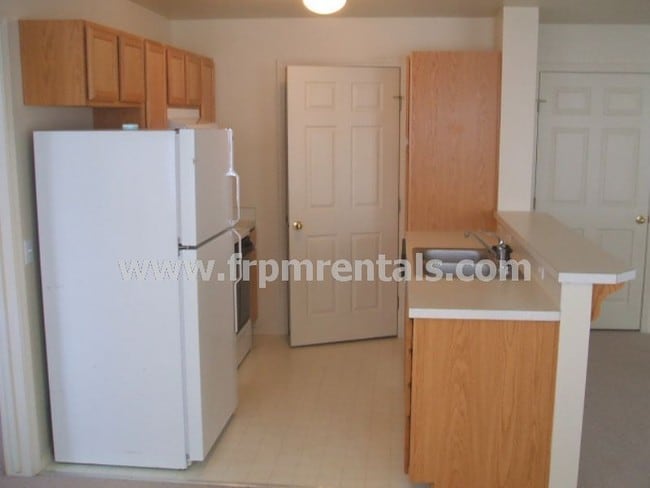 Building Photo - 5852 W Grissom Ln