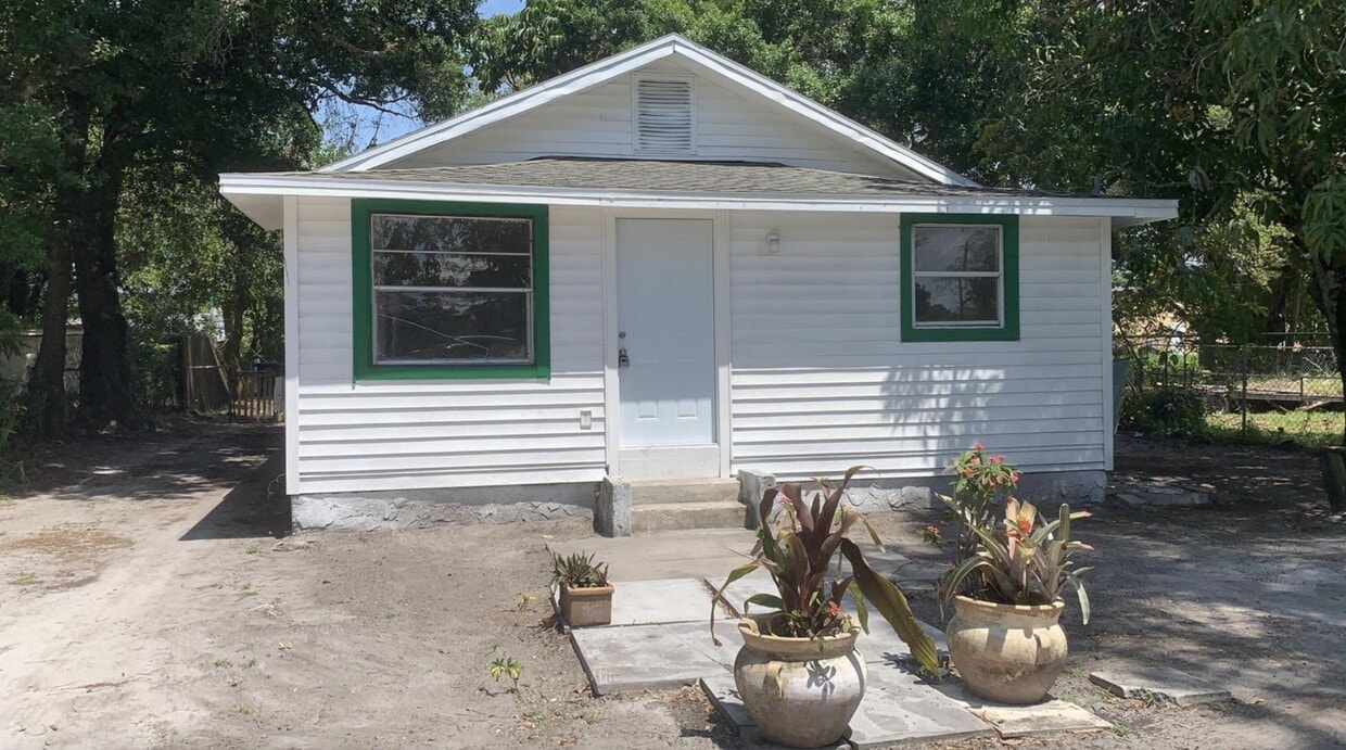 Primary Photo - 1310 Atlantic Ave