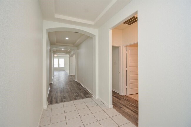 Foto del edificio - 22211 Weller Oaks Dr