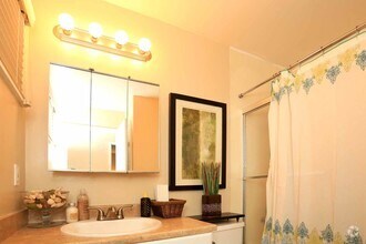 Madera Valley Apartments photo'