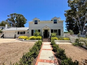 Building Photo - 401 Silvery Ln