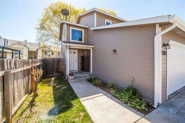 Building Photo - 2282 S Amy Ave