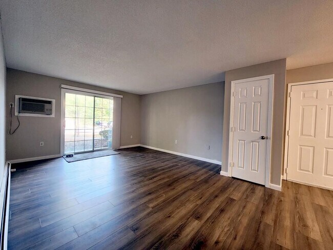 Foto del edificio - 614 Midhurst Rd