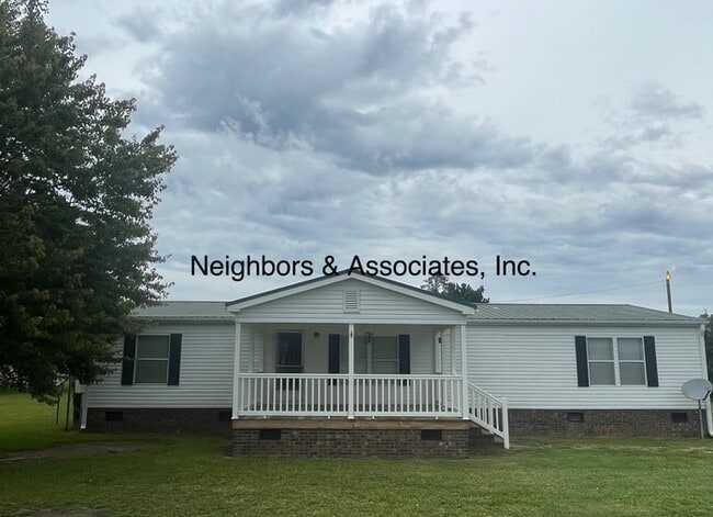 Building Photo - 160 Dragstrip Rd