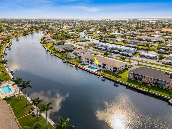 Foto del edificio - 2 Bed 2 Bath waterfront Condo